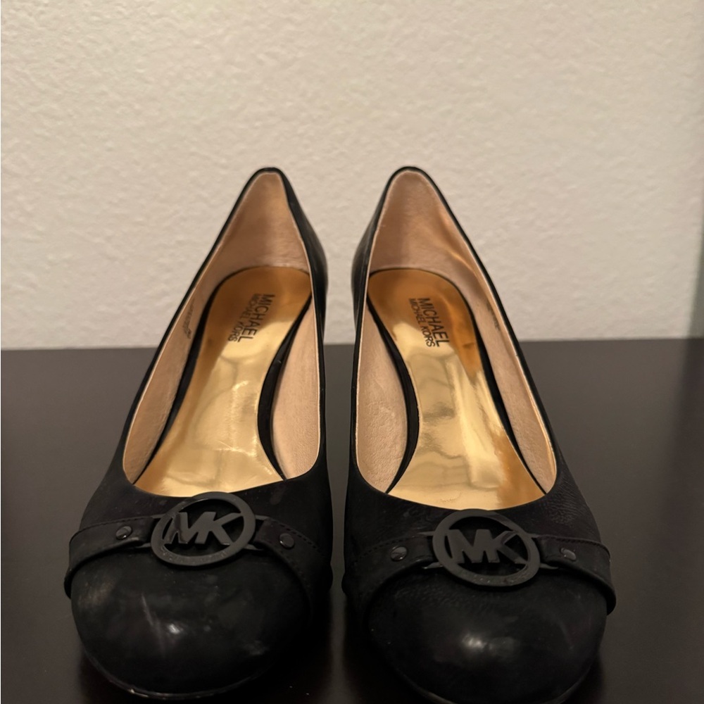 Michael Kors Black Pumps with Logo